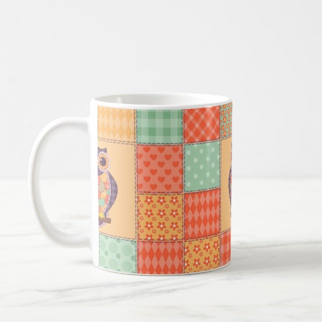 Nahtlose Patchwork-Eule-Muster. Vintager Hintergru Kaffeetasse (Links)