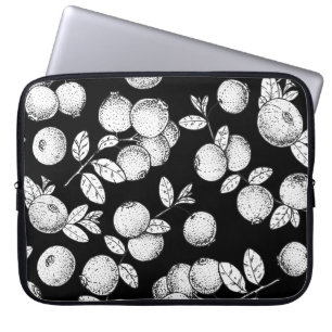 Nahtloses Muster mit Cranberry. Handgezeichnete Sk Laptopschutzhülle