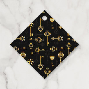 Nahtloses Muster mit Golden Keys Geschenkanhänger