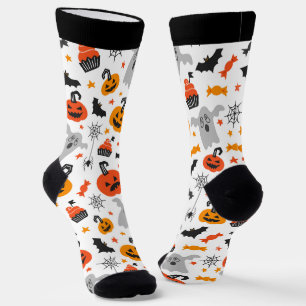 Nahtloses Muster mit Halloween-Symbolen 2 Socken