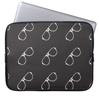 Nahtloses Muster mit handgezeichneter Brille, Mode Laptopschutzhülle