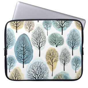 Nahtloses Muster mit handgezogenen Bäumen und Wass Laptopschutzhülle