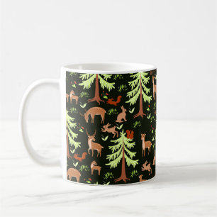 Nahtloses Muster mit Hirschen im Wald. Kaffeetasse