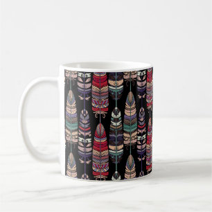 Nahtloses Muster mit Vogelfedern. Tribal Art a Kaffeetasse
