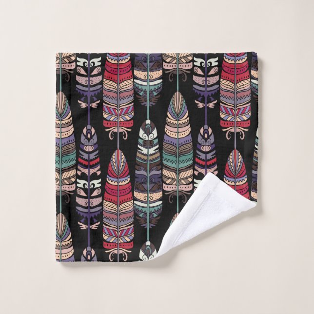 Nahtloses Muster mit Vogelfedern. Tribal Art a Waschlappen (Waschlappen)