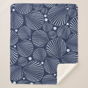 Nahtloses Seemuster mit blauen Muscheln. Sommer Sherpadecke