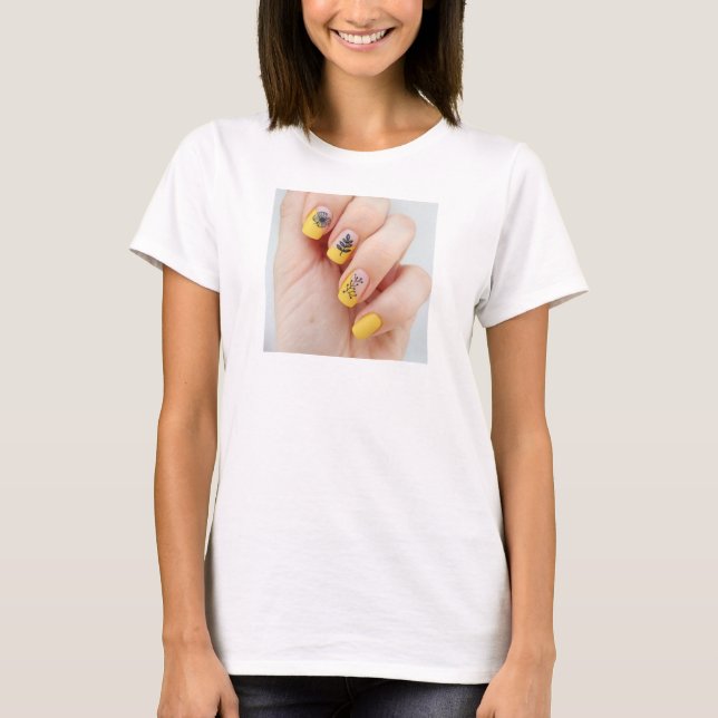 Nail Painting Image Tee Shirt (Vorderseite)