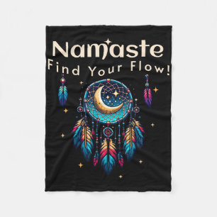 Namaste Find Your Flow Halbmond Traumfänger  Fleecedecke