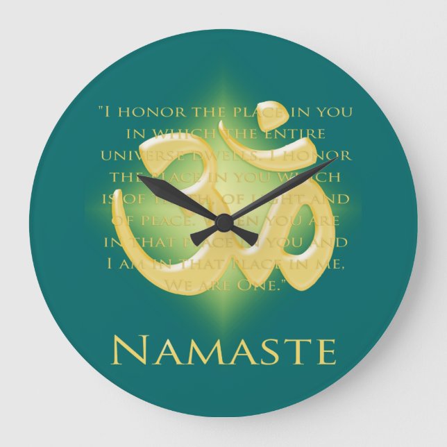 Namaste - I bow to you (in green) Große Wanduhr (Vorderseite)