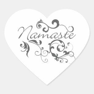 Namaste in dunkelgrauen Wirbel Herz-Aufkleber