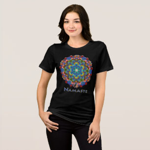 Namaste-Kaleidoskop-T-Shirt mit Doily-Muster Tri-Blend Shirt