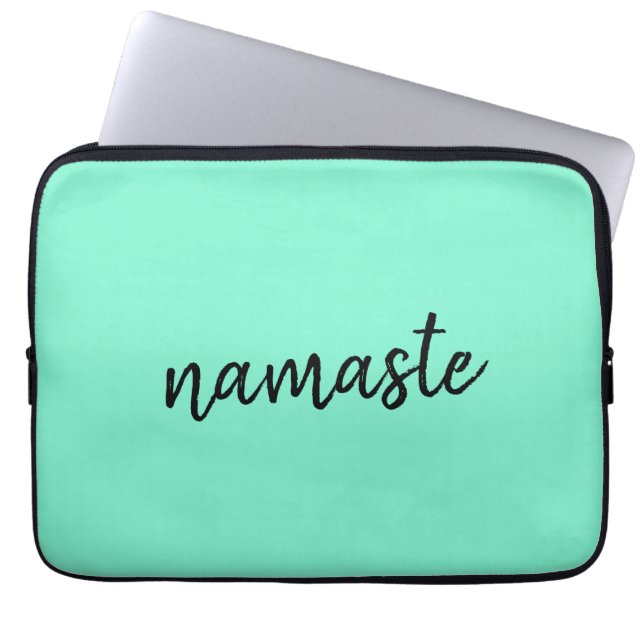 Namaste | Neo Mint Green Modern Yoga Spiritual Laptopschutzhülle (Vorderseite)