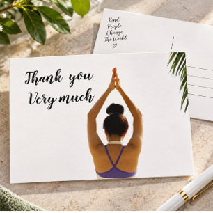 Namaste Yoga Frau hebt Hand Danke Postkarte