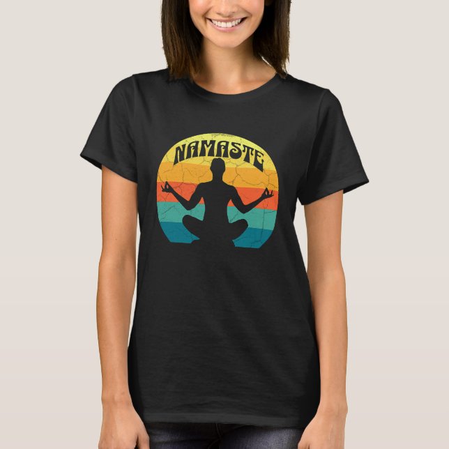 Namaste Yoga Pose Peace Meditate Zen Retro Sunset  T-Shirt (Vorderseite)