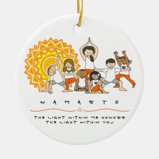 Namaste Yoga Posen Lehrer mit Schülern Ornament