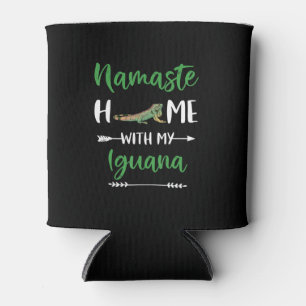 Namaste Zuhause mit meiner Iguana Funny Iguana und Dosenkühler