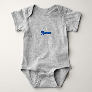 Name anpassen, blau geschriebene Buchstaben grau Baby Strampler