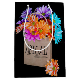Name auf Daisy Bouquet in Papiertüte Mittlere Geschenktüte