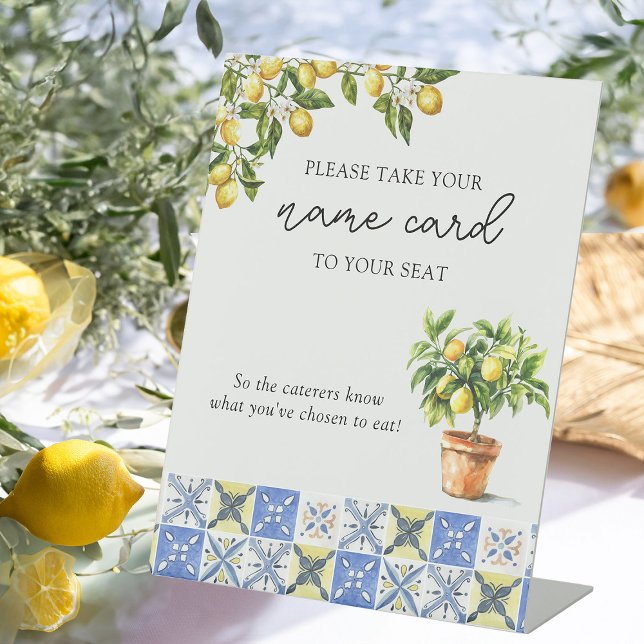 Name Card Sitzplatine Lemon Thema Hochzeit Zeichen Sockelschild (Escort seating name card sign from the Lemon Grove Wedding Collection by Darling & May)