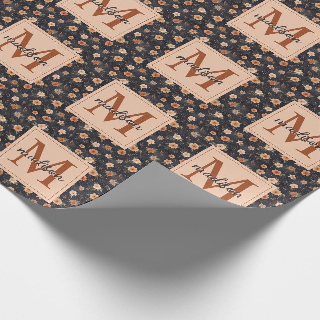 Name der dunklen Herbst-Moody Terracotta-Floral Geschenkpapier (Ecke)