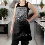 Name der Girl-Monogram-Glitzer Schürze<br><div class="desc">Schwarz und Silber Sparkle Glitzer Pinsel Metal Monogram Name Schürze. Das macht den perfekten 16 Geburtstag,  Hochzeit,  Brautparty,  Jubiläum,  Babydusche oder Junggeselinnen-Abschied Geschenk für jemanden,  der Lieben glamourösen Luxus und schicke Stile.</div>