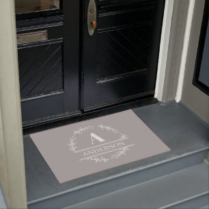 Name der Krautfamilie Monogramm Weiße graue Doorm Fußmatte