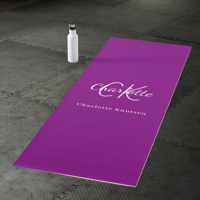 Name der lila Monogramm-Initialen Yogamatte (Von Creator hochgeladen)