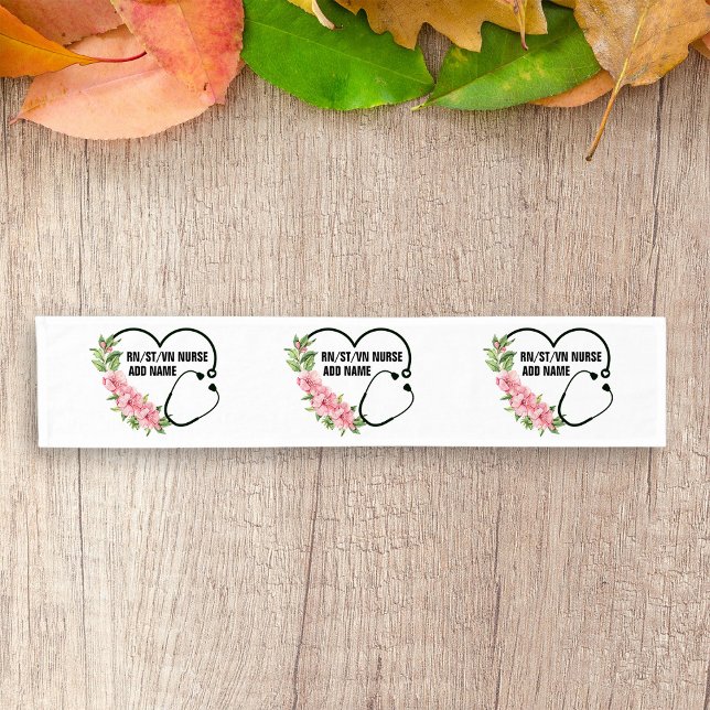 Name der personalisierten Krankenschwester Kurzer Tischläufer (Von Creator hochgeladen)