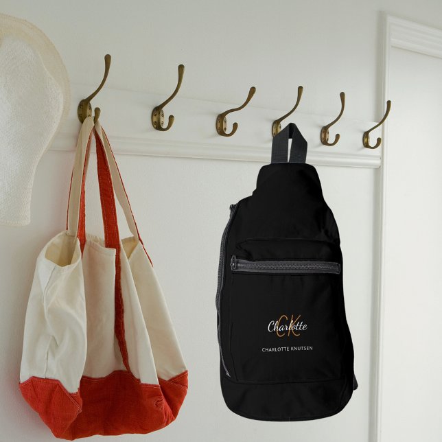 Name der Schwarz-weißen Monogramm-Initialen modern Crossbody Bag (Von Creator hochgeladen)