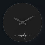 Name der Schwarzweißschrift mit dem weißen Monogra Große Wanduhr<br><div class="desc">Schwarz und Weiß Einfache Script Monogram Name. Das macht den perfekten 16 Geburtstag,  Hochzeit,  Brautparty,  Jubiläum,  Babydusche oder Junggeselinnen-Abschied Geschenk für jemanden,  der Lieben glamourösen Luxus und schicke Stile.</div>