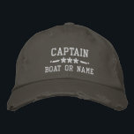 Name des Bootes Captain Nautical Stars erschüttert Bestickte Baseballkappe<br><div class="desc">Segeln Sie stilvoll mit einem personalisierten bedrückten grauen bestickten Hut mit Ihrem Captain Rank oder einem anderen Titel,  Ihrem Namen oder Boat Name und Sternen. Verschiedene Kappe- und Gewindelfarben zur Auswahl. Macht ein großartiges Geschenk für Väter Tag,  Mütter Tag oder jede Gelegenheit.</div>