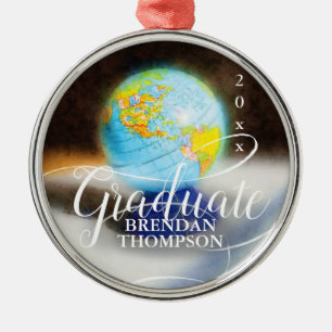 Name des Fotos Globe Monogramm Ornament Aus Metall