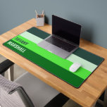Name des grünen Streifen Schreibtischunterlage<br><div class="desc">Fügen Sie Ihrem Arbeitsbereich eine neue und stilvolle Touch mit dieser Schreibtischmatte mit grünen Streifen hinzu. Es ist für Komfort und Funktionalität konzipiert und bietet eine glatte Oberfläche für Tastatur und Maus und bringt gleichzeitig eine personalisierte Touch auf Ihren Schreibtisch. Passen Sie es mit Ihrem Namen an, um ein einzigartiges...</div>