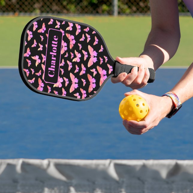 Name des hübschen Schmetterlingsmusters, Monogramm Pickleball Schläger (InSitu)