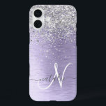 Name des lila gebürsteten Metalls Silber Glitzer M iPhone 16 Plus Hülle<br><div class="desc">Dieses schicke Gehäuse mit hübschem silberfarbenem Glitzer auf lila,  gebürstetem metallischem Hintergrund ist einfach zu personalisieren.</div>