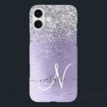 Name des lila gebürsteten Metalls Silber Glitzer M iPhone 16 Plus Hülle<br><div class="desc">Dieses schicke Gehäuse mit hübschem silberfarbenem Glitzer auf lila,  gebürstetem metallischem Hintergrund ist einfach zu personalisieren.</div>