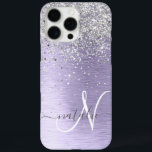 Name des lila gebürsteten Metalls Silber Glitzer M iPhone 16 Pro Max Hülle<br><div class="desc">Dieses schicke Gehäuse mit hübschem silberfarbenem Glitzer auf lila,  gebürstetem metallischem Hintergrund ist einfach zu personalisieren.</div>