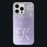 Name des lila gebürsteten Metalls Silber Glitzer M iPhone 15 Pro Max Hülle<br><div class="desc">Dieses schicke Gehäuse mit hübschem silberfarbenem Glitzer auf lila,  gebürstetem metallischem Hintergrund ist einfach zu personalisieren.</div>