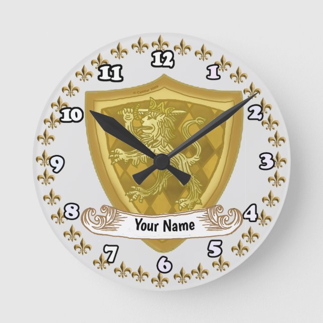 Name des Lion Shield-Familienwappens Runde Wanduhr (Vorderseite)