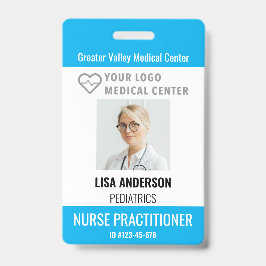 Name des Mitarbeiters im Abzeichen-Krankenhaus mit Ausweis