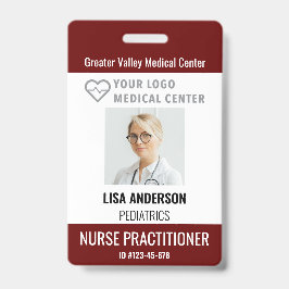 Name des Mitarbeiters im Abzeichen-Krankenhaus mit Ausweis