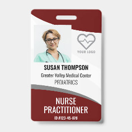 Name des Mitarbeiters im Abzeichen-Krankenhaus mit Ausweis