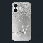 Name des Monogramms für den silberfarbenen Glitzer iPhone 16 Hülle<br><div class="desc">Dieses schicke Gehäuse mit hübschem silberglänzenden Glitzer auf silberfarbenem metallischem Hintergrund ist einfach zu personalisieren.</div>