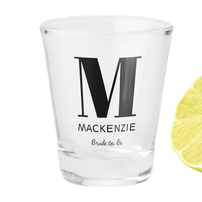 Name des Monogramms Schnapsglas (Bride to be monogram name shot glass for bachelorette, hen party or bridal shower fun)