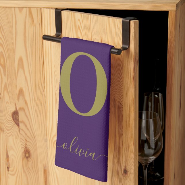 Name des Monogrammskripts Personalisiert Lila und  Geschirrtuch (Drittel gefaltet)