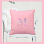 Name des Multifarben-Monogramms für Rosa und Laven Kissen<br><div class="desc">Dieses schöne und raffinierte Design zeichnet sich durch eine einzigartige mehrfarbige Schrift für die Monogram und den Vornamen aus. Die Farben sind weich und sanft wie eine Blume. Alle Design-Fragen oder besondere Wünsche,  nur E-Mail: charmdesignstudio@rcn.com und wir werden gerne helfen.</div>