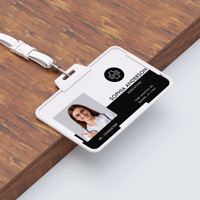 Name des neuen Fotos für Mitarbeiter in modernen V Ausweis (Von Creator hochgeladen)