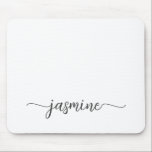 Name des Personalisierten Monogramms "Girl Simple  Mousepad<br><div class="desc">Girly Black und White einfache Minimalistische Monogram Name Signature Script Custom Personalisiert Mousepad. Diese Design mit Ihrem Vornamen in einem hübschen handgeschriebenen Stil Swash Schwanz Schriftart typografie schwarz Skript auf weißem Hintergrund. Diese lassen sich einfach anpassen. Grosses, stilvolles Frauengeschenk zum Geburtstag, Brautparty, Muttertag, 16. Geburtstag, und es ist für das...</div>