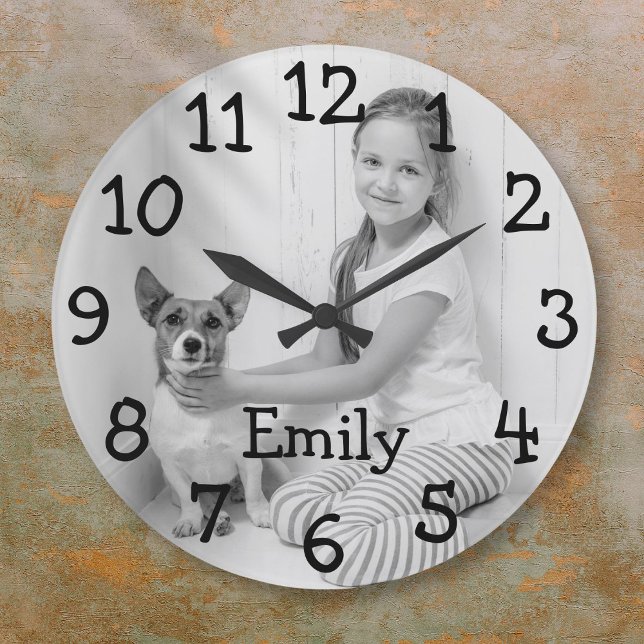 Name des personalisierten Schwarzweiß-Fotos Große Wanduhr (Personalized Black and White Photo Name Large Clock)