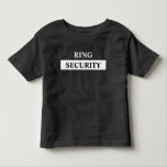 Name des Ring-Sicherheitsring Kleinkind T-shirt<br><div class="desc">Mit diesem Ring Security T - Shirt fühlt sich Ihr Ringträger wie etwas Besonderes an. Klicken Sie - personalisieren - um Ihren individuelle Name einfach hinzuzufügen. Stilvolles Schwarz-Weiß-Design.</div>